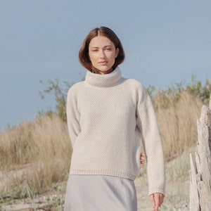 Elegant Honeycomb Pullover, Hand Knit Turtleneck Sweater, Knitted Natural Wool Sweater, Sustainable Women Knitwear / BEATRICE